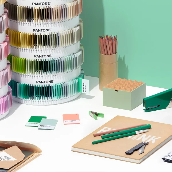 The Pantone Matching System™ (PMS) Plastic Standard Chips Collection - Image 6